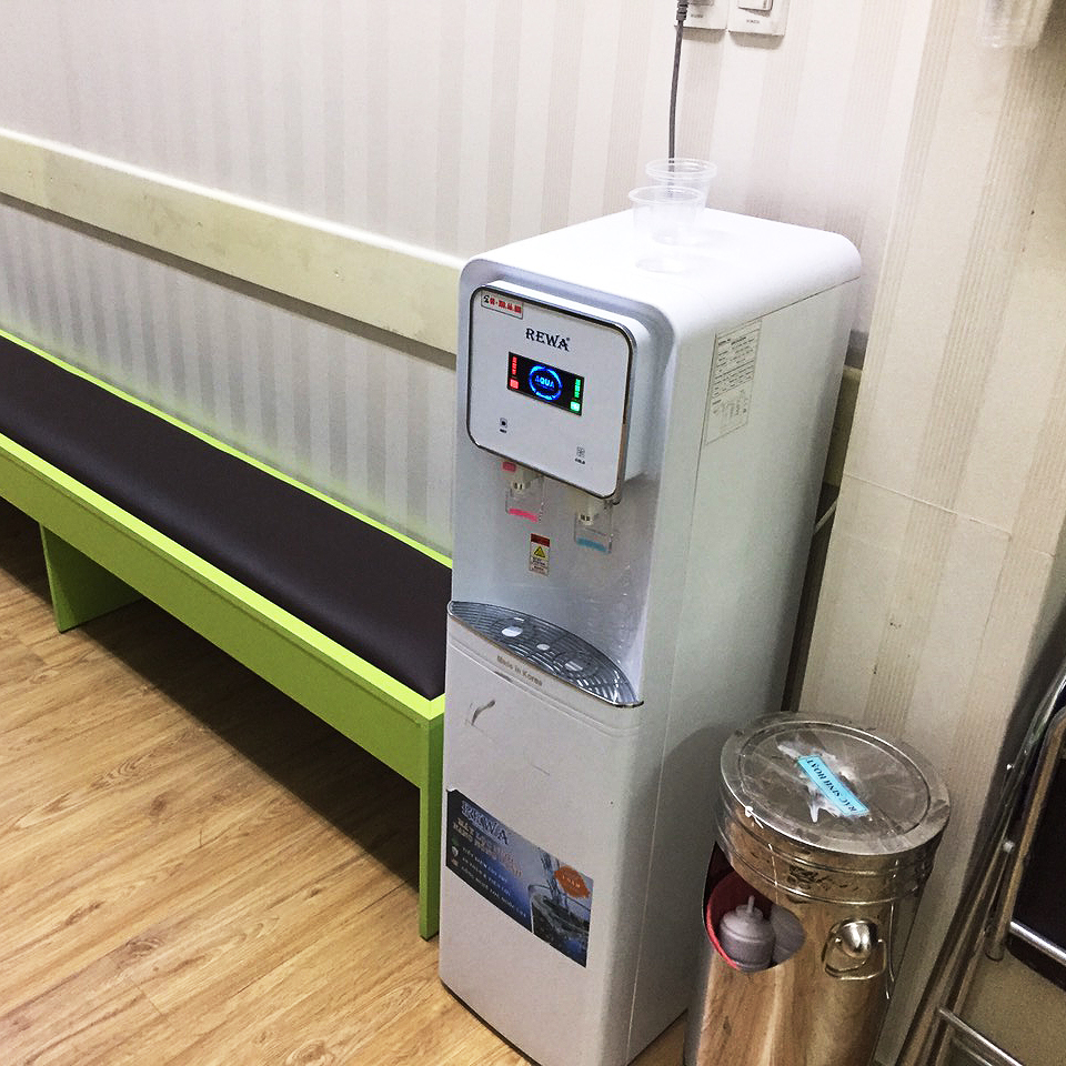 Máy lọc nước nóng lạnh REWA